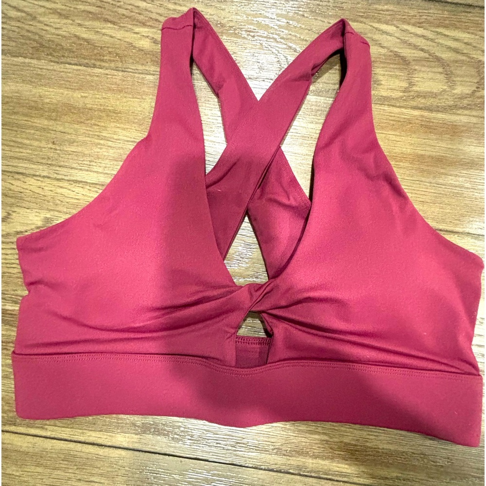 Fabletics sports bra new beautiful color burgundy